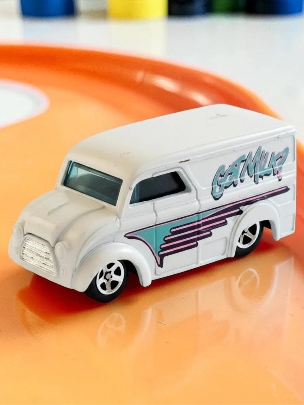 1997 Hot Wheels First Editions Dairy Delivery Got Milk Logo Truck Die-Cast 1:64